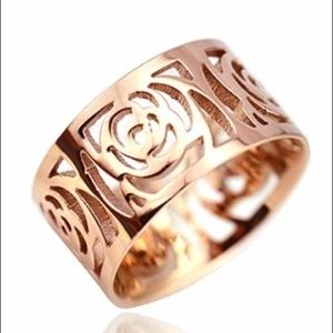 Rose gold ring size 7 BNWT costume